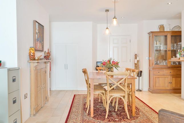 8b, Colleton Crescent, Exeter photo 3