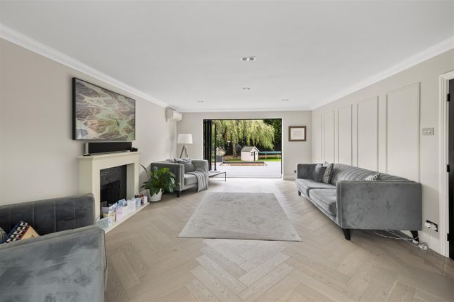 8, Potters Cross, Iver photo 4