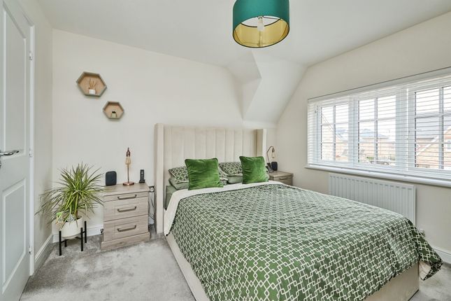 27, Red Admiral Street, Ely photo 4
