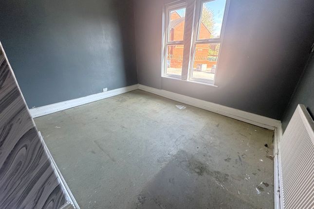 2, Sholebroke Place, LEEDS photo 5