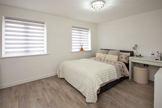 58, Eleanor Drive, Wellingborough photo 4
