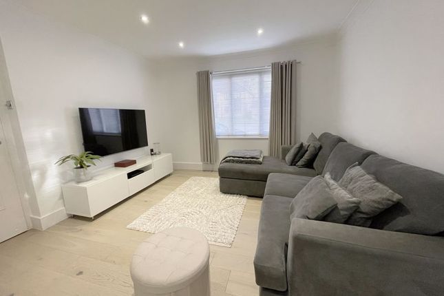 63, Bornedene, Potters Bar photo 2