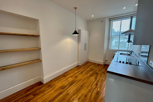 Flat 3, 22, Benbow Street, PLYMOUTH photo 4
