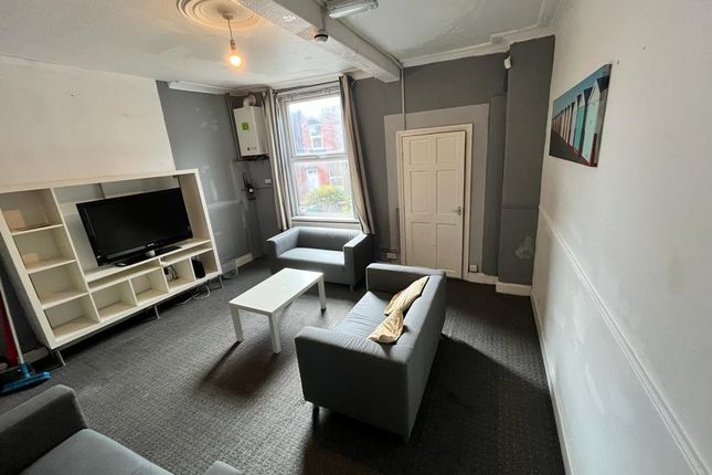 Lucas Place, West Yorkshire photo 4