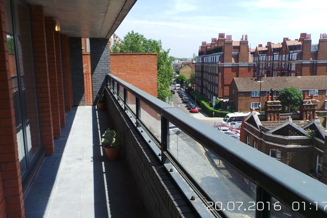 Thumbnail Flat to rent in Raven Row, London