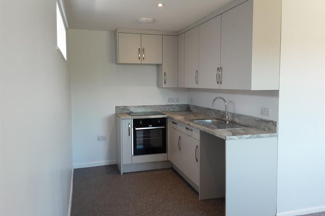Flat 4, Clare Court, Burghley Street, Bourne photo 2