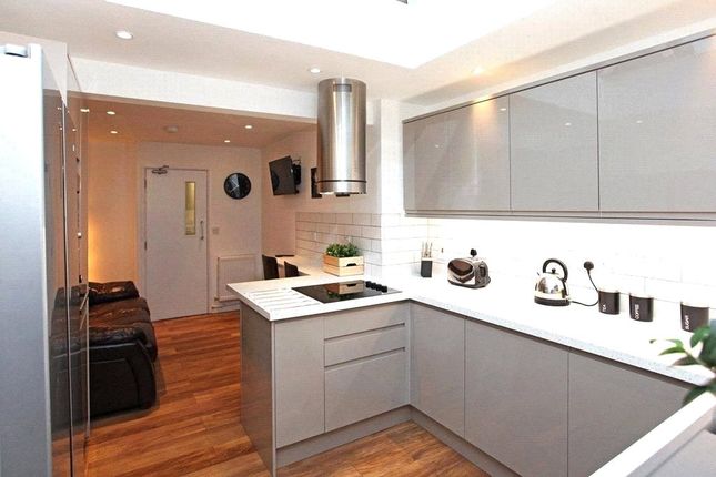 Room 3, 44, Old Wharf, Telford photo 4