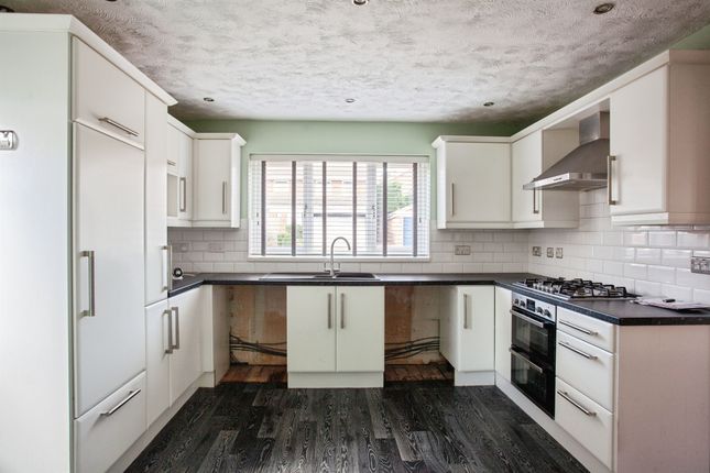 5, Haworth Crescent, Rotherham photo 2