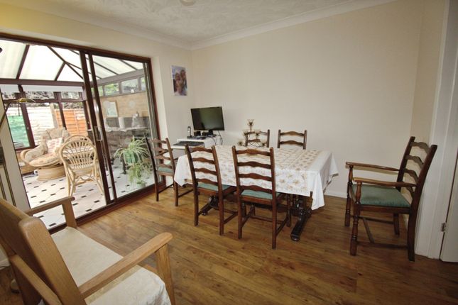 15 Douglas Road, Market Deeping photo 4