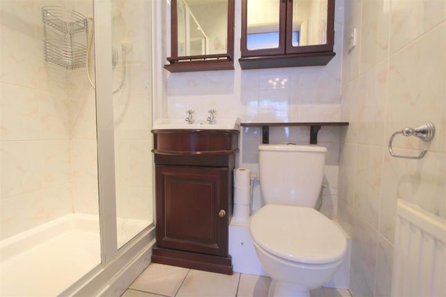 Bed 1 Ensuite.Jpg