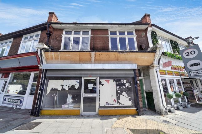 Studio flat on 7A Merton Park Parade, London, £160,000