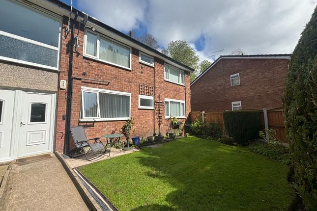 Flat to rent in Elmsley Court, Mossley Hill