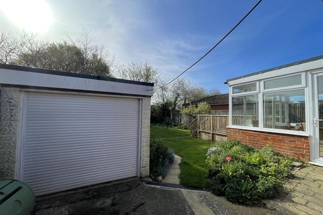 Detached bungalow to rent in 19 Jubilee Road, Littlebourne, Canterbury, Kent