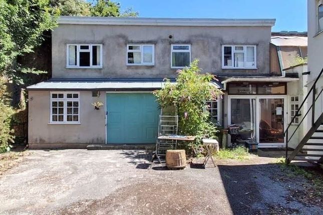 6-bed house on 59 South Road, Weston-Super-Mare, £135,000