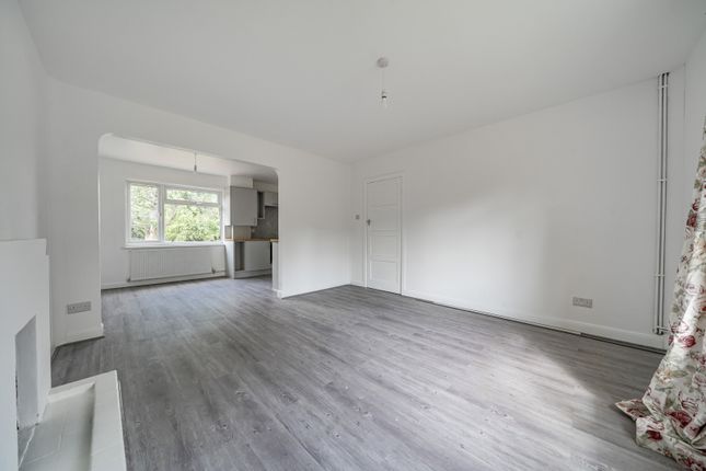 62, Marion Crescent, Orpington photo 3