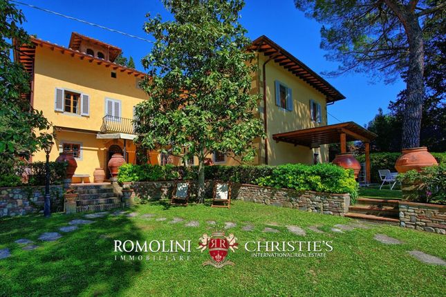 Villa for sale in Florence, Tuscany, Italy