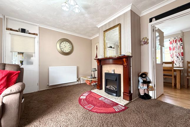 85 Maescynon, Aberdare photo 3