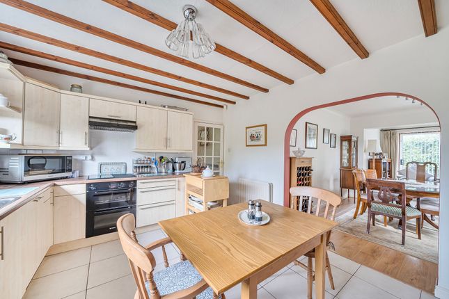 2 Meadow Croft Drive, Harrogate photo 2