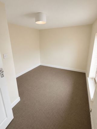 25 Castle Square, Merthyr Tydfil photo 4