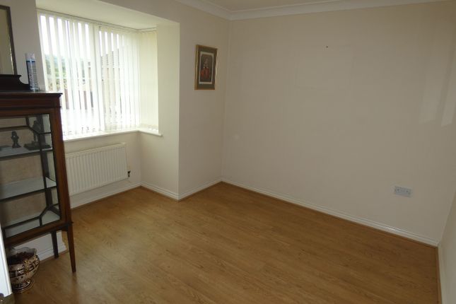 11, Royston Court, Waunceirch photo 3