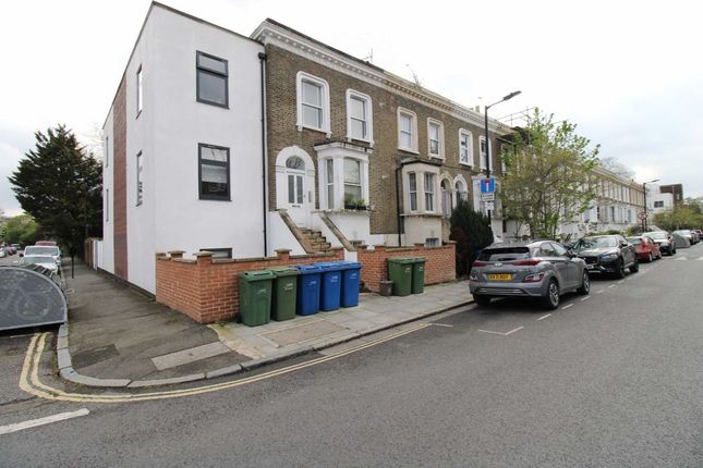 Thumbnail Flat to rent in Elmington Road, London