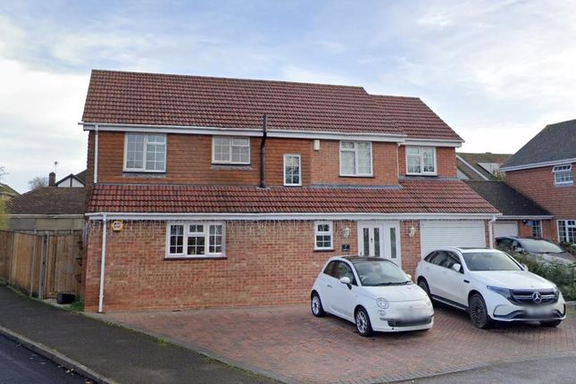 Detached house to rent in Kitwood Drive, Lower Earley
