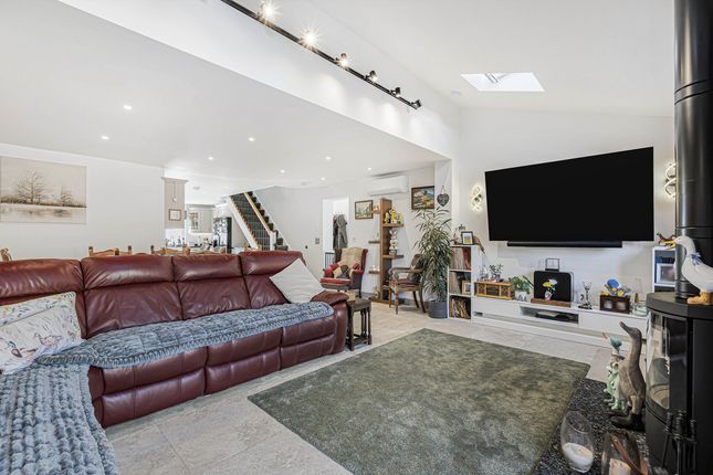 60, Fairfax Road, Chalgrove photo 4