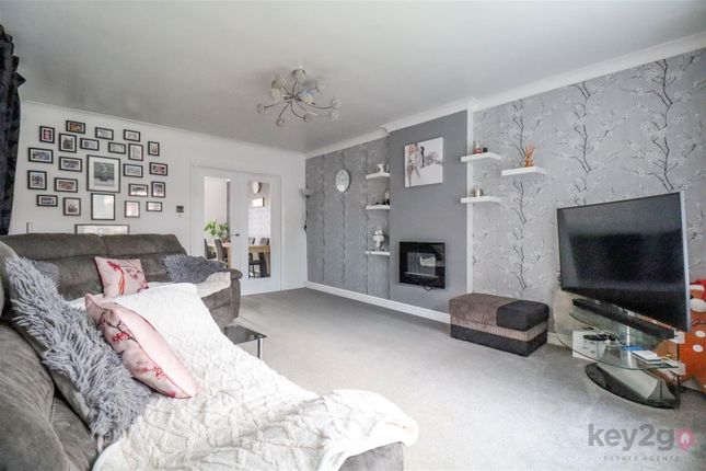 36, Fern Close, Sheffield photo 2