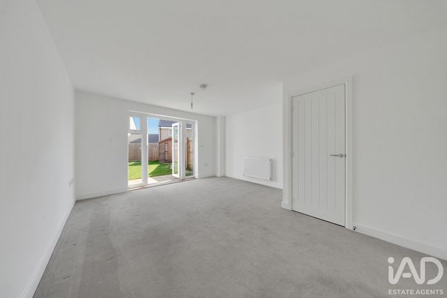 22, Comice Way, Ely photo 4