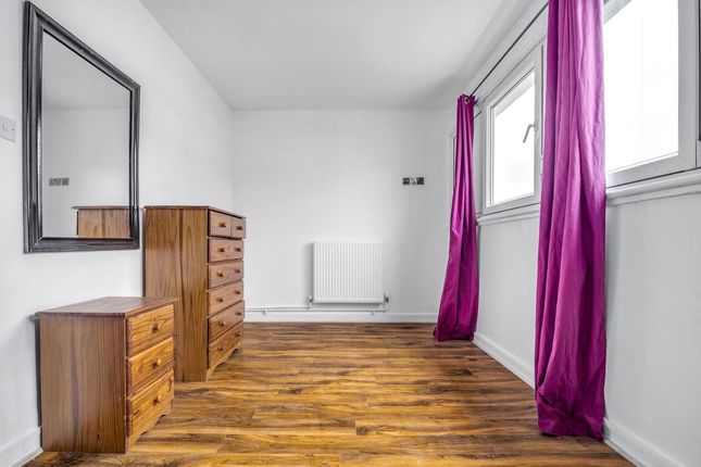 24, Timsbury Walk, London photo 4