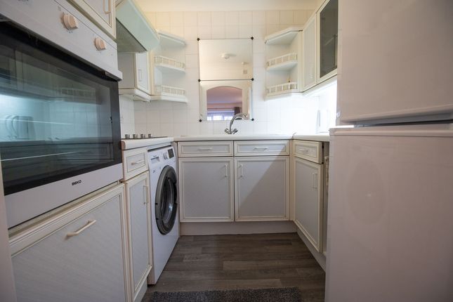 Apt 20 Rydal Court, Kingsbury Avenue, Bolton photo 5