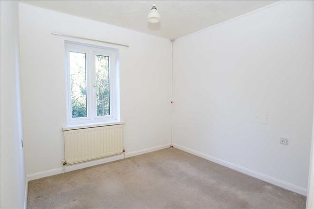 Flat for sale in Coulsdon Road, Old Coulsdon, Coulsdon