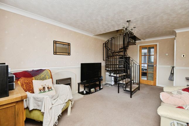 9, Wrenmere Close, Cheshire photo 3