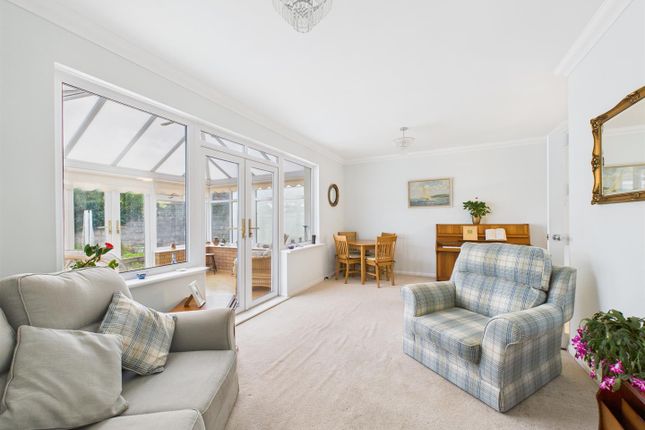 3, Ashgrove, Porthcawl photo 2