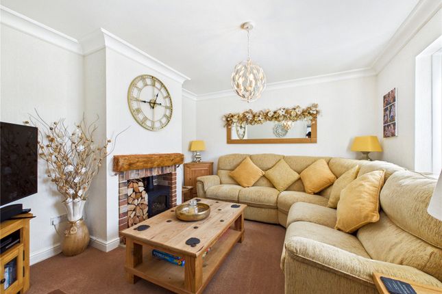 32, Middlefield Road, Manningtree photo 4