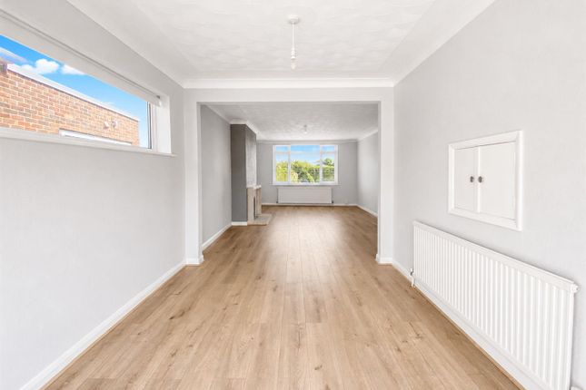 42, Cumberland Avenue, Worthing photo 3