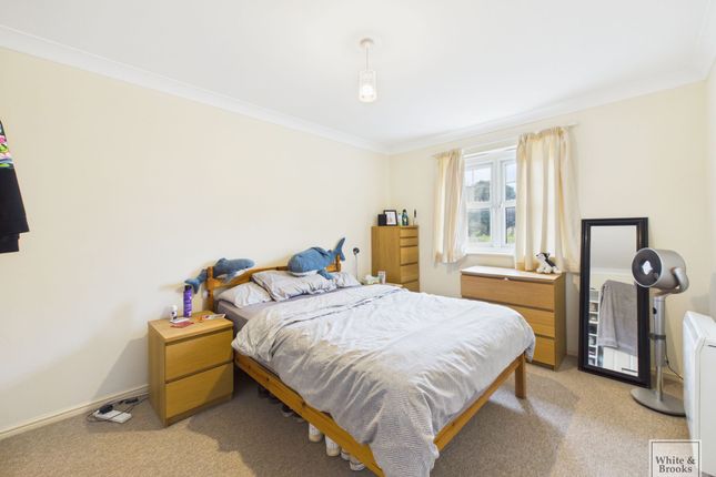 15 Bewick Gardens, Chichester photo 4