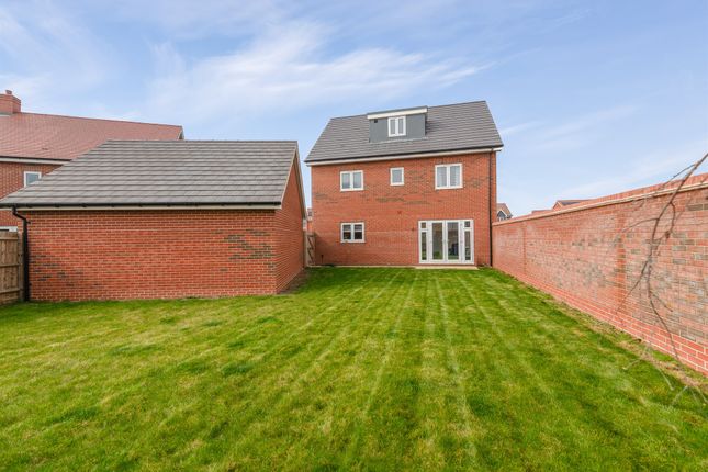 10, Mason Drive, MALDON photo 2
