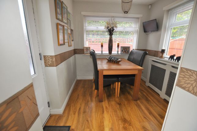 14, Castle Avenue, Denton photo 4