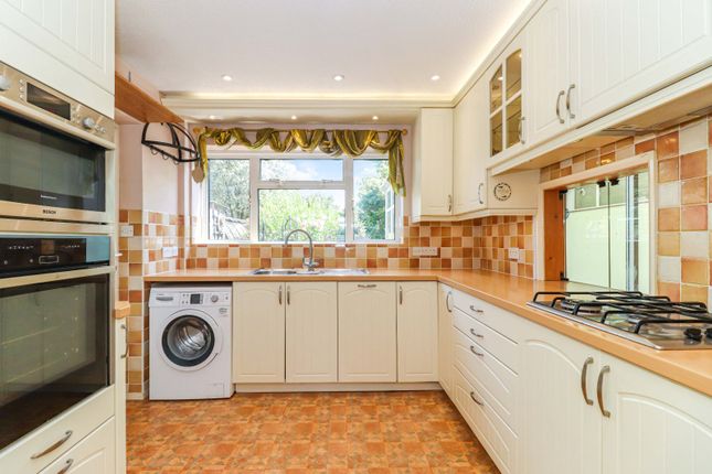 115, Heath Road, Buckinghamshire photo 4