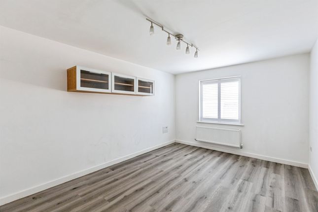 78, Holdenby Drive, Corby photo 4