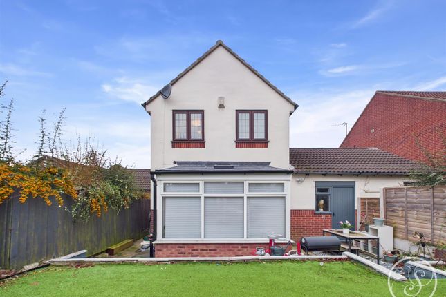 8, Burr Tree Vale, Leeds photo 4