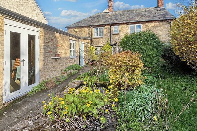 Thumbnail Cottage for sale in Moor Cotage, 17 The Moor, Carlton