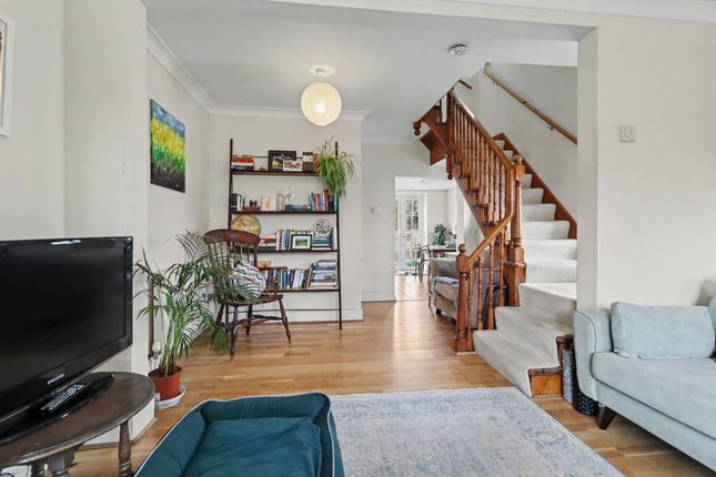 24 Common Road, Esher photo 3
