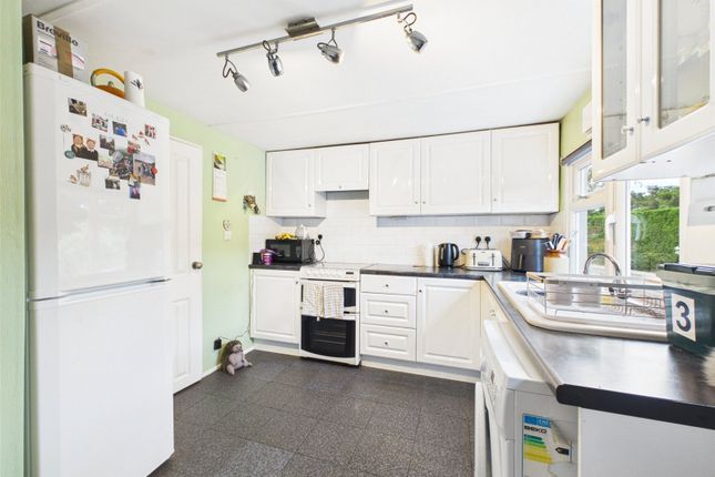 3, Harthurstfield Park, Cheltenham photo 3