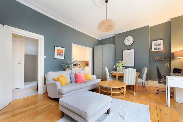 Flat for sale in Caistor Mews, Balham, London