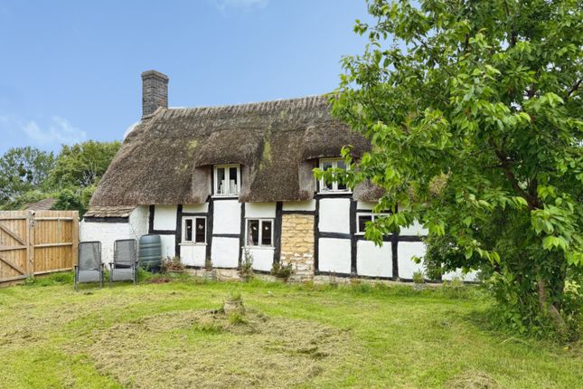 3-bed house on The Thatched Cottage, Haresfield, Stonehouse, £475,000