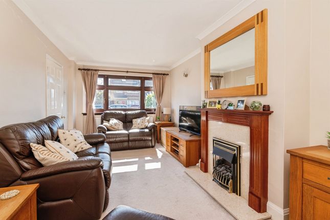 75, Nelson Road, Rainham photo 4