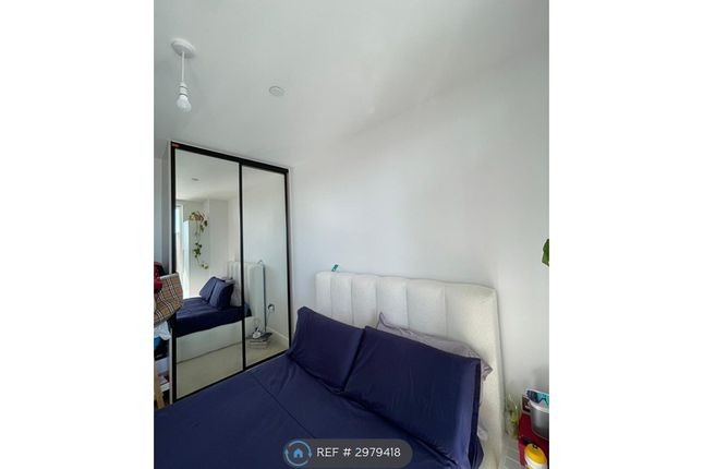 Flat, Pochard Heights Auckland Road, London photo 2