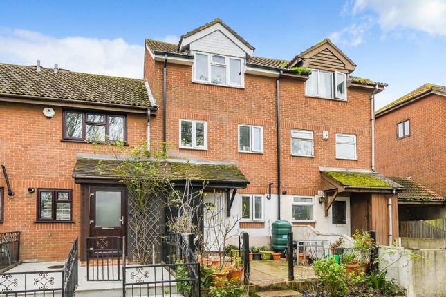 Town house for sale in Gadwall Way, London